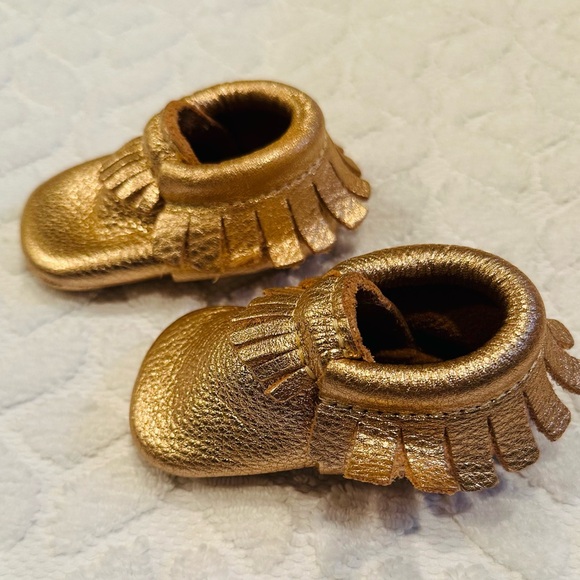 Freshly Picked Gold Baby Moccasins - Picture 3 of 4